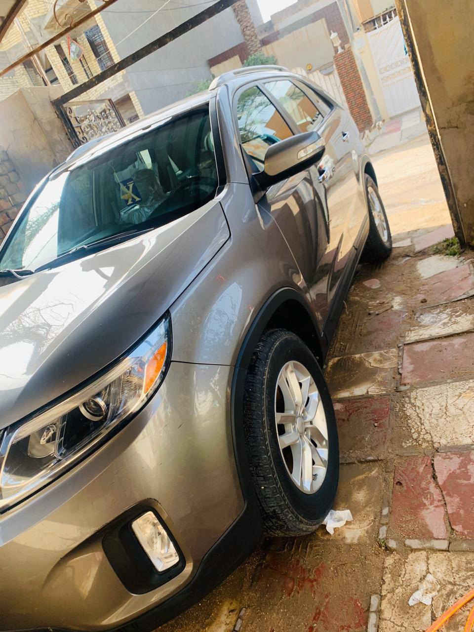 سورنتو 2015
وارد امريكي 
مكينه 2400
7راكب 
رقم شبه مميز 
مكفوله كفاله عامه 
سياره باسمي 
ماشيه 80ميل حقيقي
ضربتها اربع اصابع بين الباب والجاملغ عكس السايق 
مكان كوت 
*********** سعر 147 وبيها مجال
