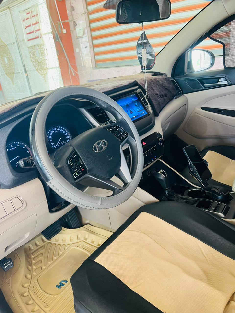 توكسان موديل 2018 خليجية
رقم اربيل دولي الجديد تحويل او وكالة 
مكينة 200 دوش 
كفاله من كلشي
فول مواصفات عدا البانوراما 
تحكمات ستيرن 
مري شفط 
اشاير بالمري 
قطعتين تبريد 
شاشة 
كامره 
حساسات خلفية 
اربع وضعيات قيادة 
تايرات تخم صار اسبوع
سايد بريك رجل 
السعر185 وبيها مجال 
مكاني بابل الهاشميه
للاستفسار 
***********
