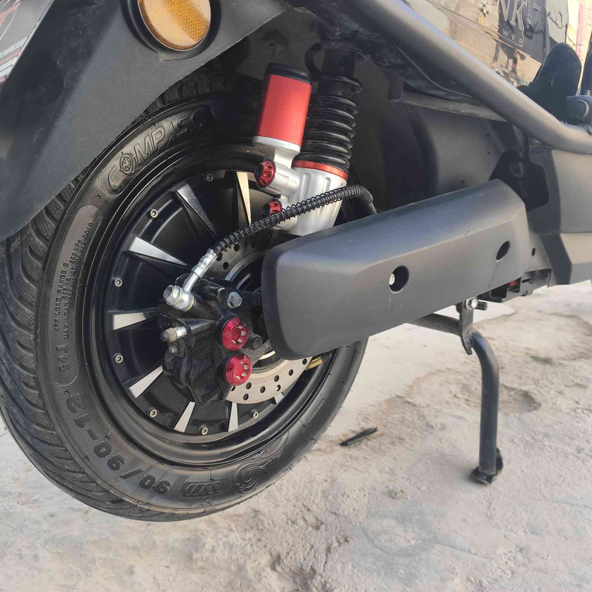 موطور شحن TANK 2025
موطور شحن TANK 2025 ماخذه شهر 11 يوم 25 من معرض بغداد | موجود العقد للتئكيد 

المواصفات ↓
ملف 2000 واط 
سرعة حقيقي بتطبيق ويز 60km
بطاريات | عدد 6 ولي | على الفحص
تقطع مسافة | 40-50 KM
دبلات خلفية غاز 
دبلات امامية غاز
بصمه وسويج و كارت 2×
جنطة + مراية امامية 
اضواء فيدرالي + تركيب خارجي ضوء ضباب قوي
نضافة الموطور | 80٪100

السعر المطلوب بيه | 700 الف دينار عراقي ( قفل ) 

للتواصل | ***********
