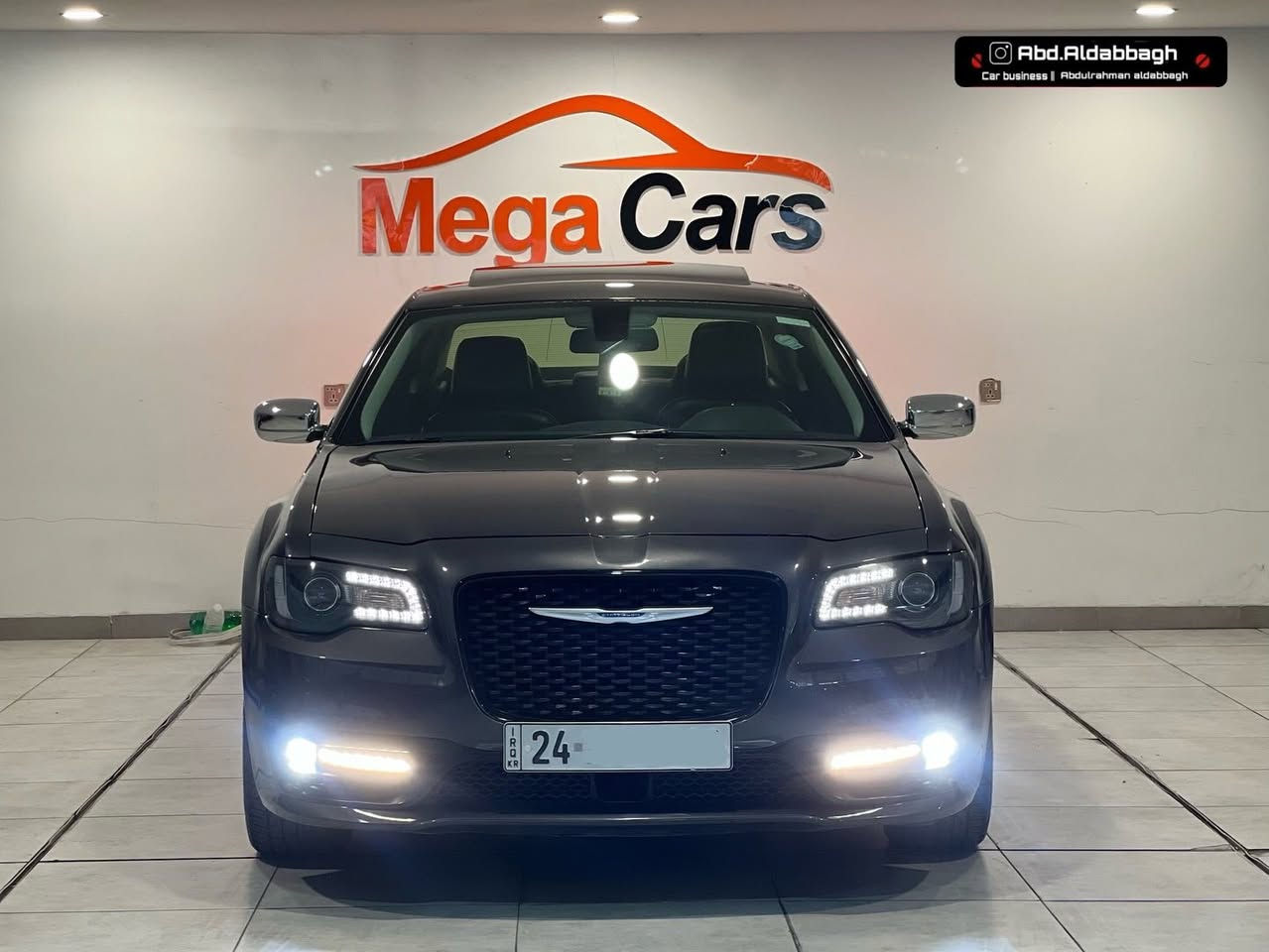 كرايسلر اوباما 300 C فول مواصفات 1/1
العداد: 85  الف ميل 
حجم المحرك: 3.6L  V6 سلندر 
السيارة بدون صبغ بدون تعديل بارد 
بدون ايرباك كير و محرك بشرط 
المواصفات : بانورما  ، كشن جلد وكهربائي ،   
تدفئة  و تبريد كشنات  الامامية ستيرن تدفئة 
، كشنات الخلفية تدفئة ، شاشة كبيره  
،. خزن كشنات ، ستيرن كهربائي 
، تحكمات بالستيرن و كروز سرعة  
و بعد بيها  مواصفات المعروفة 
دعامية و لايت مال S 
مكان السيارة دهوك 
السعر :263$ ورقة و بيها مجال 
للتواصل :  
***********
***********
