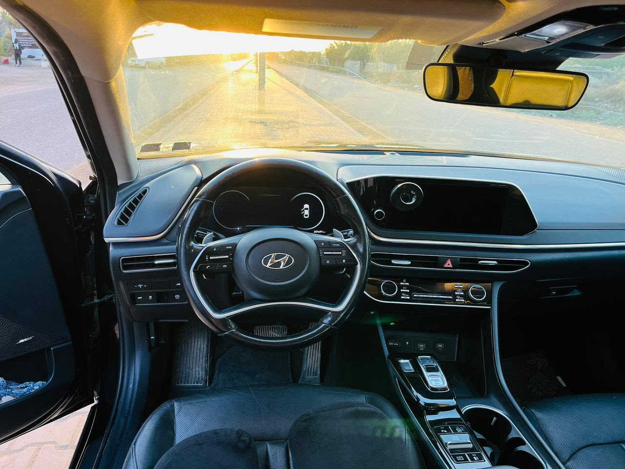 للبيع سوناتا موديل 22 رقم بغداد لمتد فول 1/1
.محرك 1600 تيربو 
.المواصافات
.قمارة بانوراما
.لايت وبك لايت  led
.كشنات جلد +تدفئة تبريد+الجهتين كهرباء+خزن ميموري
.سايد بريك بصمة
.داتا شو يعني تعرض السرعة بالجامة 
.انارة محيطية بالدشبول والبيبان 10 الوان 
.عداد ديجتال الكتروني
.شاشة كبيرة تدعم كار بلي وجي بي اس 
.تشغيل عن بعد +ترجع وتتقدم بالريمونت
.نظام الصوت من ماركة bose 10 سماعات
.12 حساس امامي خلفي+رادارات جانبية وخلفي وامامي
.4 كامرات نظام 360 كامرات امامي وخلفي والجوانب
.4انظمة قيادة ايكو+سبورت+نورمال+سمارت
.نظام قيادة ذاتية +تحديد مسار
.شحن واير لس+ منفذين للشحن+مكان الجداحة
.الجنطة ذكية تفتح عند الاقتراب منهة 
.نظام اوتو هولد 
.تبريد منفصل للسائق والراكب حسب الاختيار +قطعتين تبريد 
. .كير محرك كفالة+حدادية بعدهة مال شركة
.ماشية 75 كيلو متر 
.حادثهة فقط بنيد بدون ايرباك وبدون دواخل حادث سطحي+نص قطعة بارد شرط الفحص صور حادث ماعندي تجي تاخذهة سونار وبالخدمة

السعر / 179$ وبيهة مجال بسيط 

للاستفسار / *********** ممتواجد ع الفيس فقط واتساب او الاتصال
