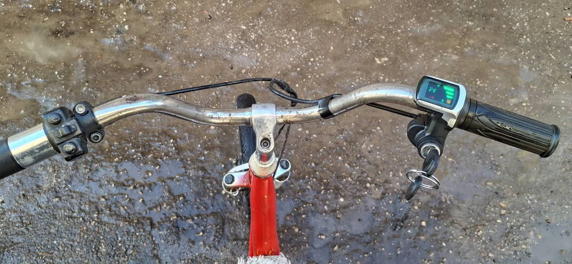 بيسكل شحن حجم20شرط الشغل نظيف جدآ.البطاريه بحاله ممتازه يمشي شحن وبايدان نقص بس جملاغات سعرهن ب١٠الاف وسعرهه بلاش ب١٢٥الف على الراغب بالشراء الاتصال بالرقم***********
