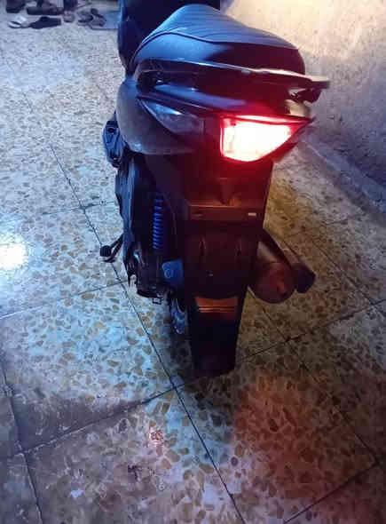 سلام عليكم  للبيع ماكس مضلع نوزل دراجه ما متعوبه على ايدي
 من الدوام للبيت دهن كله اصلي ادير محرك مكفول برغي ما مفتوح بيه شرط نص نكرة 
 الدراجه ماخذه رمبه رياضي شلعه فول تجي وتفحص سعر ٦٠٠وبيهه مجال لشراي عنوان بغداد حي جهاد 
 واتساب  *********** ابو يوسف
