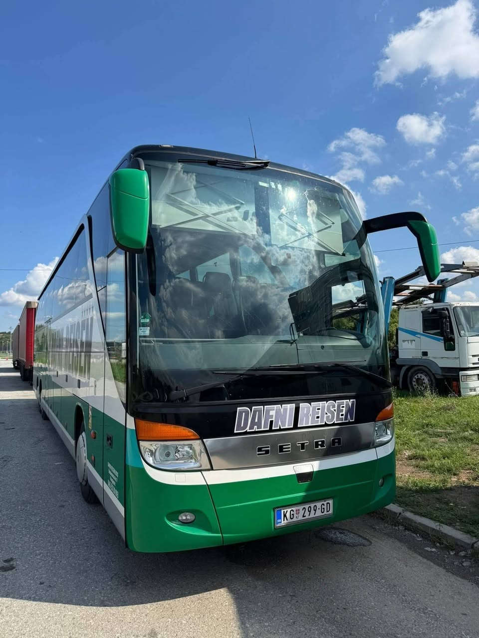 نبدي بسم الرحمان
Setra 417 HDH
سنة الصنع 2013
عداد 580000 كم 
ناقل حركة اوتوماتيكي 
عدد المقاعد 57
3 محاور * محور توجيه 
السعر 95الف دولار 
شامل كمرك ضريبة شحن 
مدة الوصول 15 يوم بعد الحجز


**إذا كنت صاحب هذا الإعلان وتريد حذفه لأي سبب، رجاءا أرسل رسالة إلى الدعم الفني**