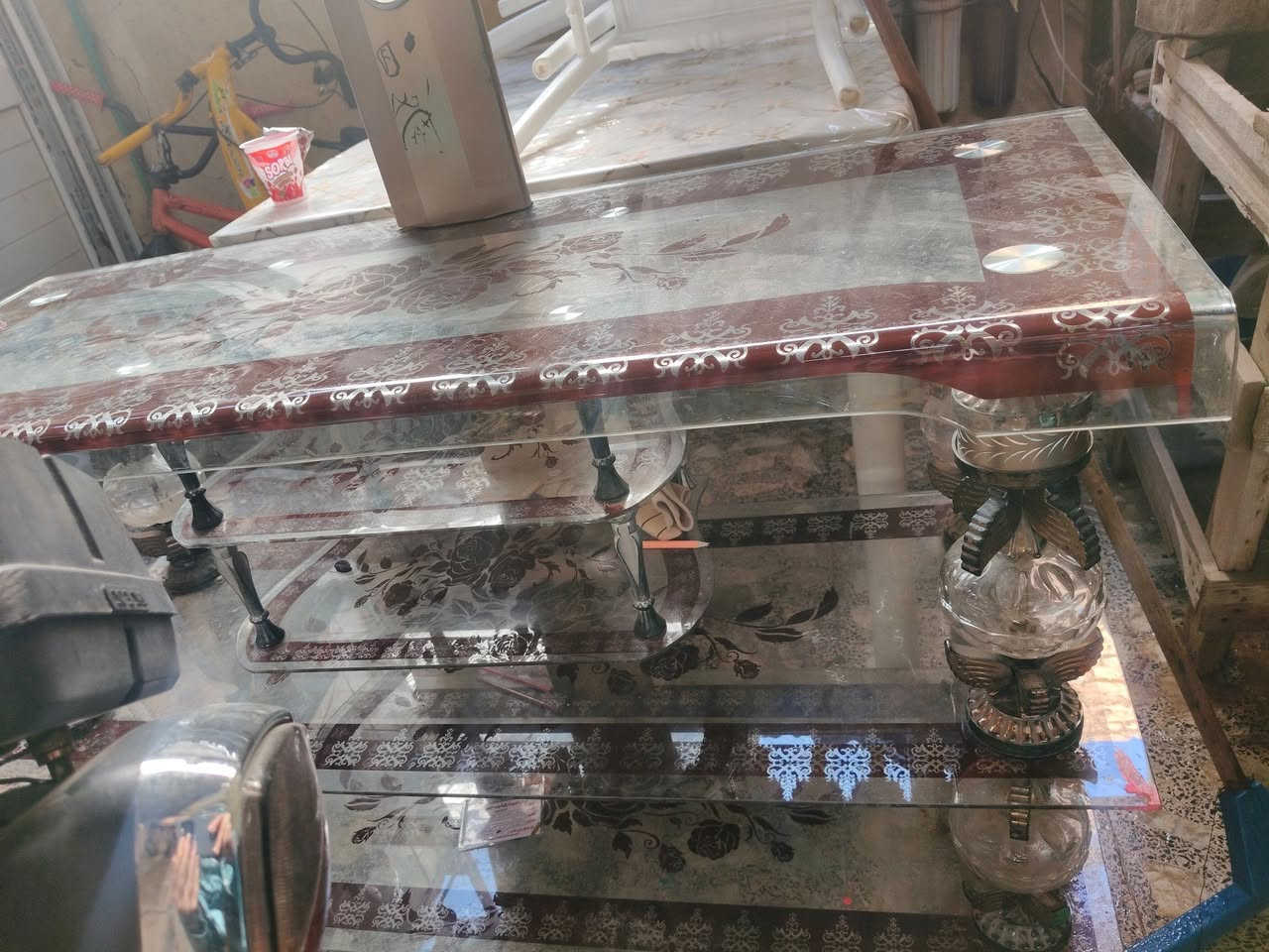 ميز شاشة بسعر 30 وبي مجال 
لل استفسار ***********
