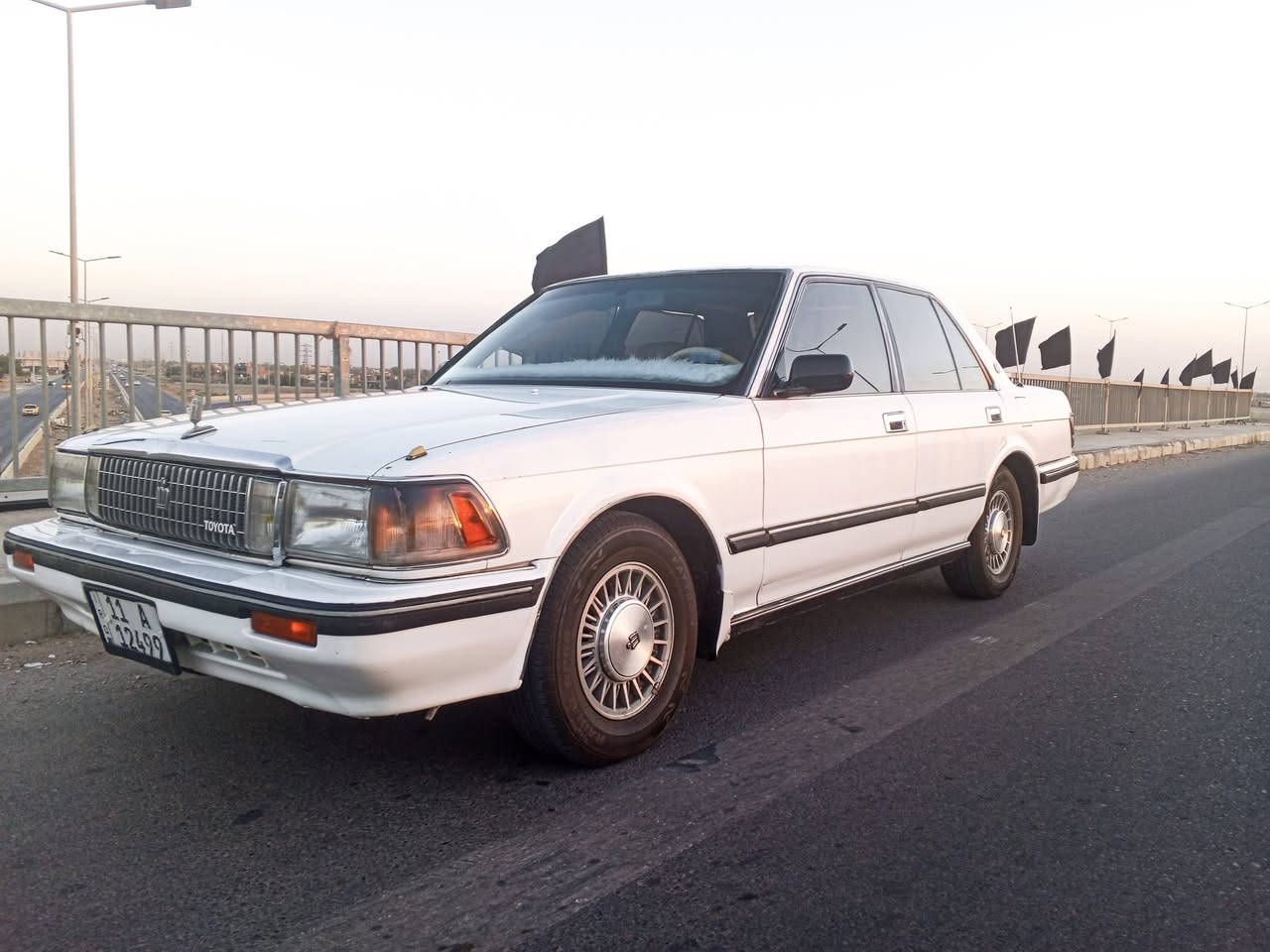 السلام عليكم...
سيارة سيدان موديل 1988 ايسر بلاد مكفولة من الصبغ العام  بيها صبغات بهلال الجاملغ سيارة حلوة كشرها نظيف كلش مكفولة من العيب الشرعي مشدد عليها مكينة VVTi 2500 بالباكيت تبريد ويا السويج شرط تخم تاير جديد حدادية كاملة رقم بغداد انگليزي بأسمي تحويل شرط. ترايك للبصرة كلشي شغال بيها الحمد لله سيارة مكلفتني وتعبان عليها 

السعر 75 وبيها مجال للطيبين تعجبك تاخذ عيني ما تعجبك الله يرزقك الاحسن منها مكاني السماوة  للتواصل ***********
