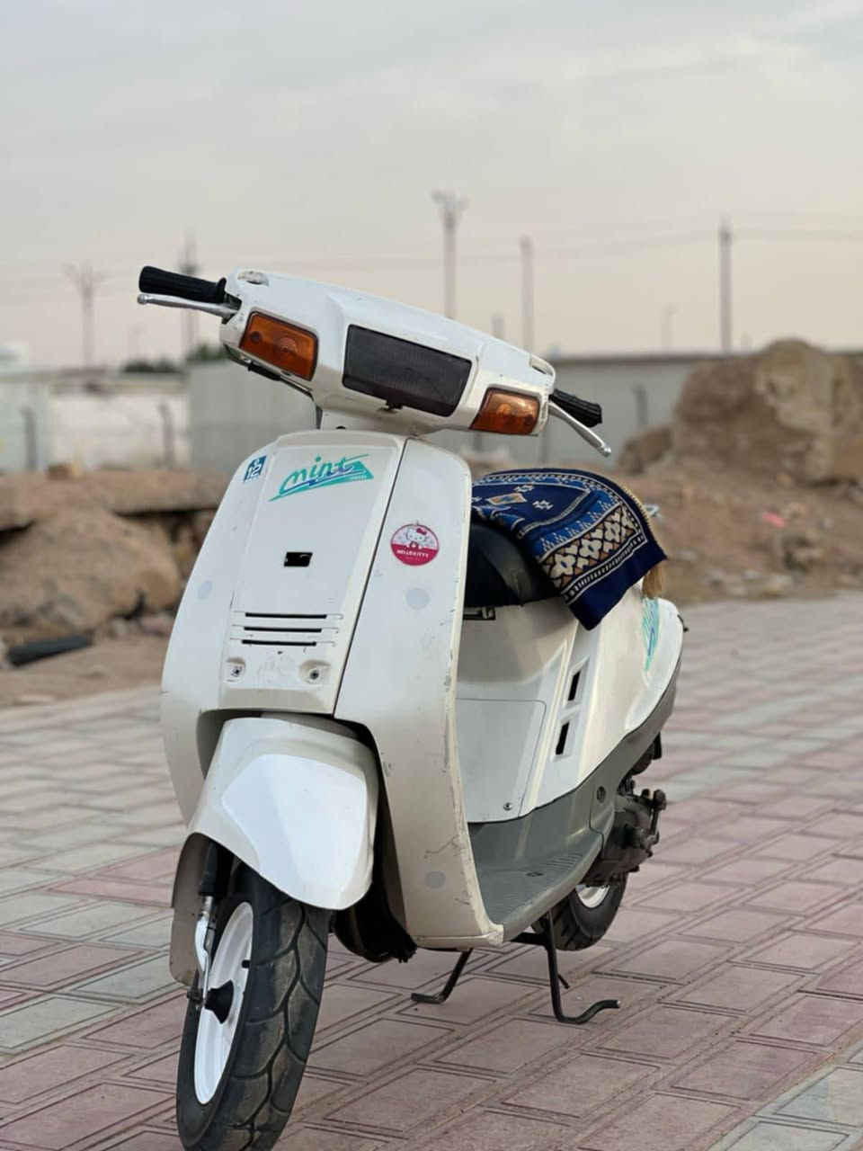 السلام عليكم دراجه 60منت كلها شغاله اشاير ليت سلف هندر حلو الدرجه نظافة مثل ما بصوره السعر 400كربلاء حي الغدير ***********
