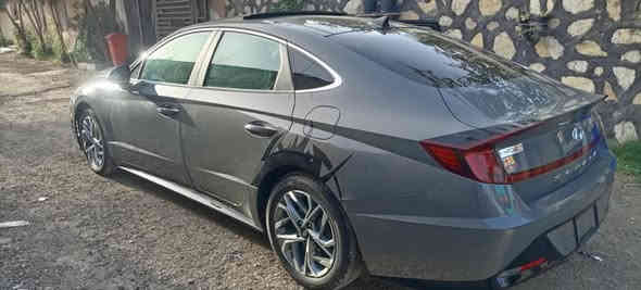 سوناتا موديل 22 فول لون سمنتي مميز ممرقم فحص حره بأسمي حادثه بارد وربع بالجاملغ الأمامي حار الايربكات كله سليمه السياره ليبر واحد ولا قطعه مبدله السياره حلوه ومرتبه اكفله الك بالمكاتبه  بيع او مراوس حتلو معوقين 
السعر المطلوب 170بيه مجال 
الصور الحادث موجوده بالمنشور 
متواجد على فيس 
***********
