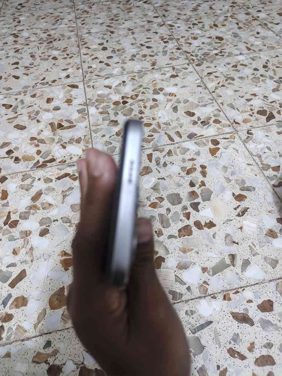 السلام عليكم جهاز البيع اب 150وبي مجال قليا حسب الجي الجهاز مكفول من الكفر الكفر الرقم***********
