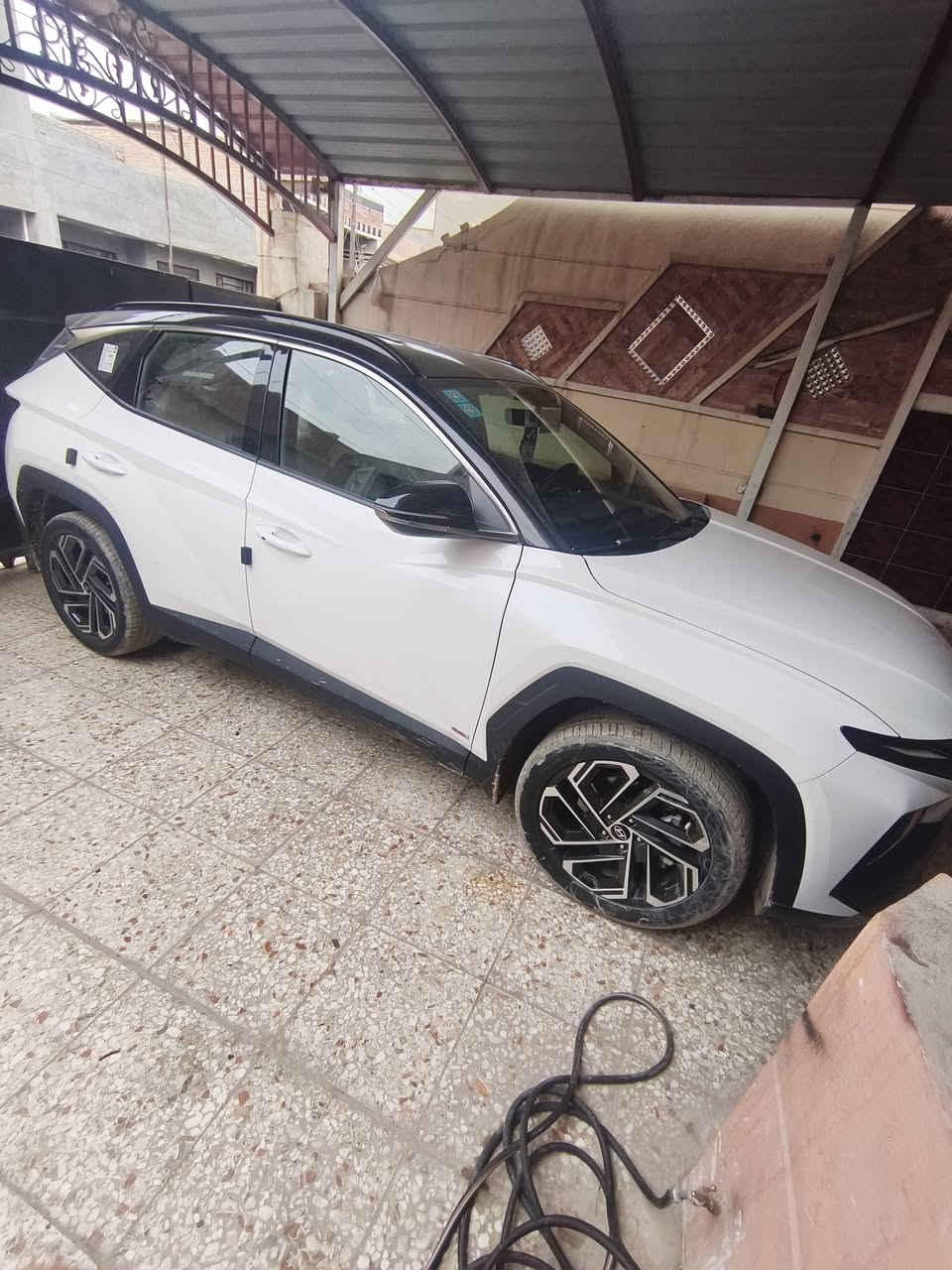 السلام عليكم توسان 2025 تو كلر السياره ماشيه 10الاف فول مواصفات جنطه كهرباء شاشه متصله بيها هاي ملاحظه موضحه بارد بسيط سياره جديده على وضع الشركه ومال بيت رقم بغداد الدولي باسمي تحويل ثاني اليوم السعر225 وبيها مجال *********** __ *********** العنوان بغداد
