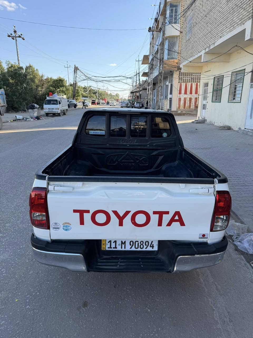 السلام عليكم 
للبيع هايلوكس 2022 رقم بغداد كير عادي محرك بلادي ما مفتوح كفالة من قطرة صبغ فقط البنيد مبدل بلادي وكالة بدون صبغ بدون دواخل ماشية 110 جديدة جدا السعر 225 مكانها نجف ***********
