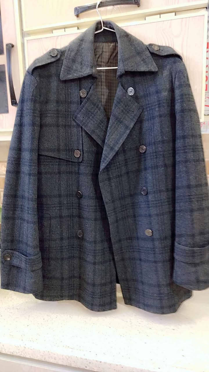 سترة ترواكة او بالطو سراوين اخت الجديدة قياس 50 السعر 35 وبيهة مجال بغداد الحبيبية *********** يوجد واتس اب بغداد, العراق
