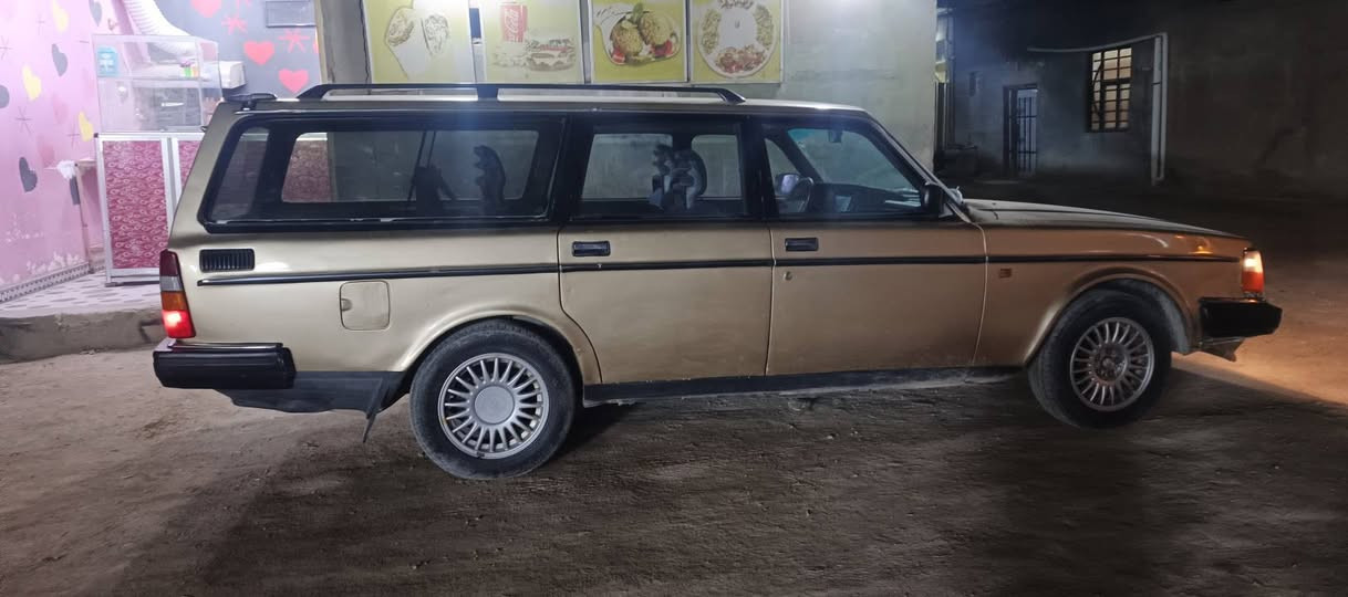 فولفو موديل 87 نوع السياره 240 رقم نجف راعيها بالنجف كفاله من ضربه مصبوغه جماليه تبريد شغال تخم تاير جديد كير المكينه مكفولات السعر45 رقم الهاتف***********
