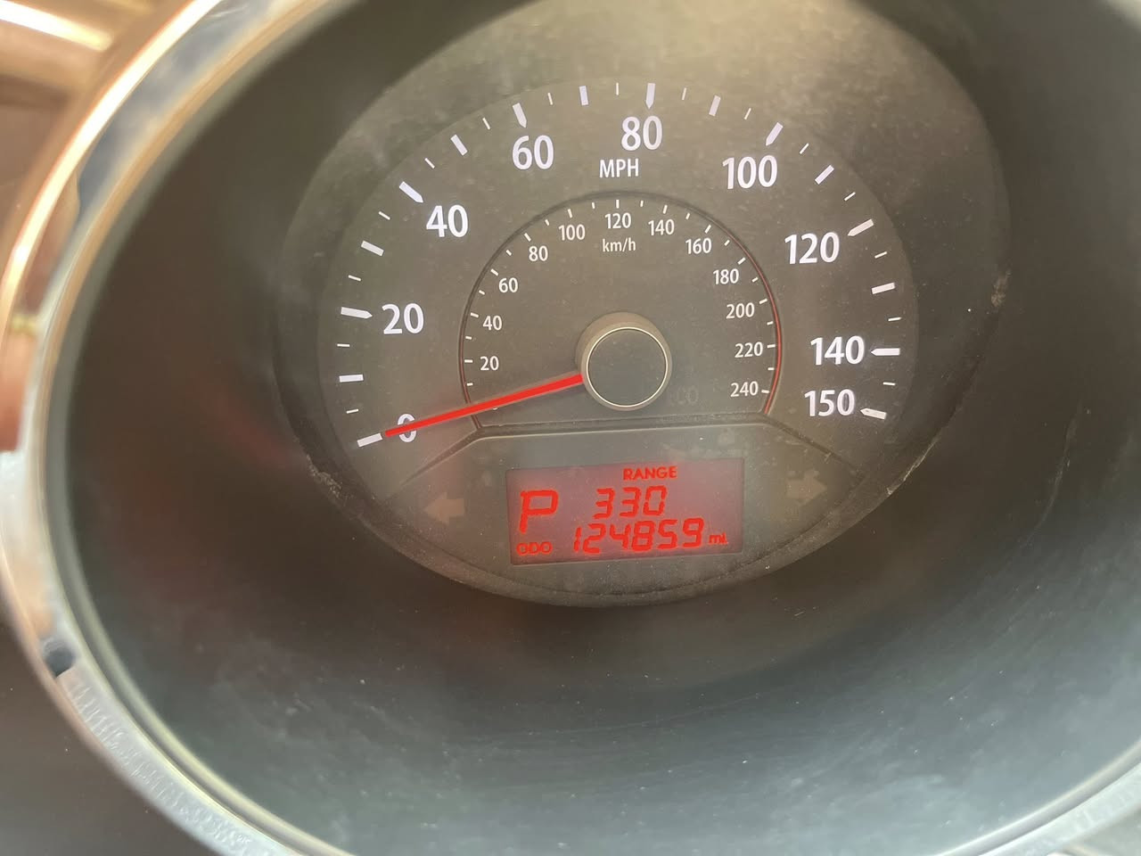 السلام عليكم سورنتو 2013وارد أمريكي لون رصاصي بيه جراد رقم بغداد سنويه باسمي تنتهي 2028 السعر 122وبيه مجال حق الجيه
رقم ***********
