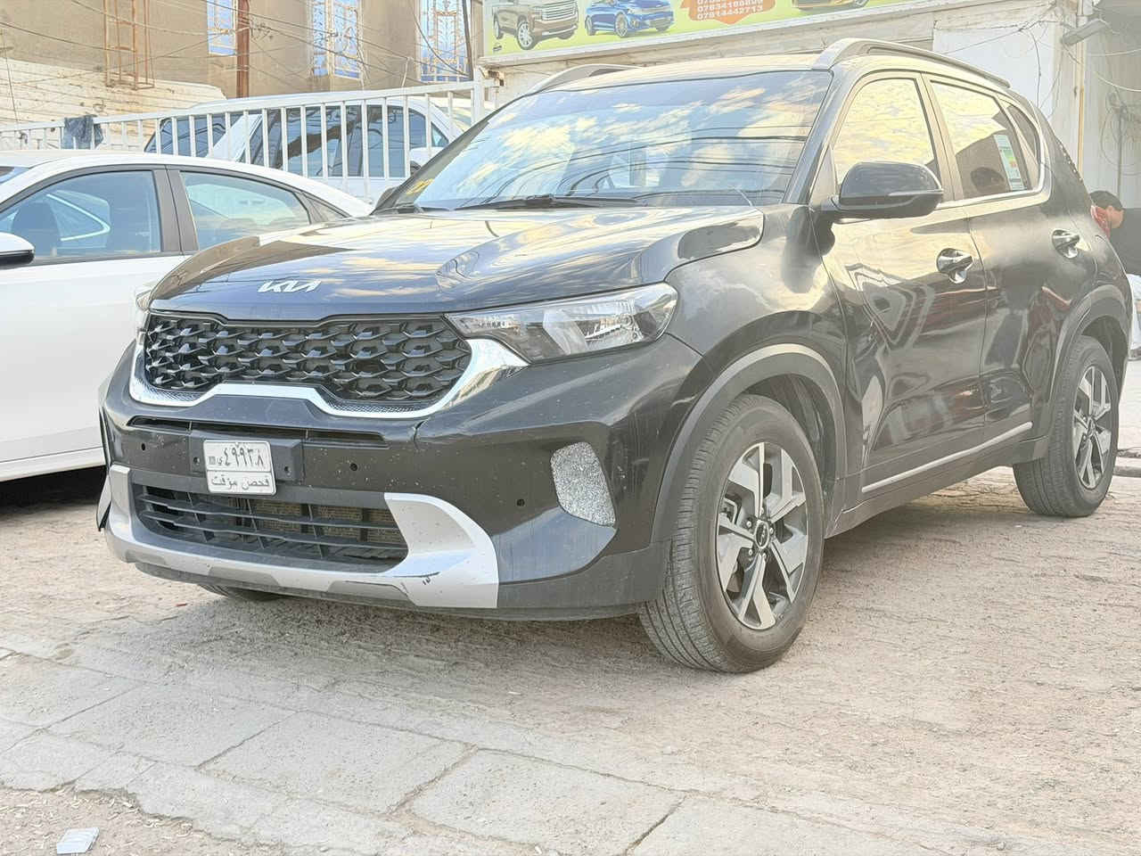 السلام عليكم 
كيا سونيت 2023 
خليجي  بدون حادث بيه صبغ 4 قطع فقط 
حره بدون رقم تترقم جميع الماحافظات 
مكانه السماوه 
السعر 125 
***********
