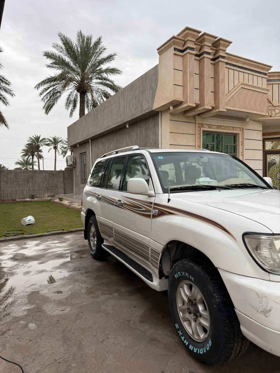 لبيع لاندكروز موديل ٢٠٠٠   دعاميات صبغ فقط  كير محرك مكفول السعر ١٧٠  للإستفسار***********
