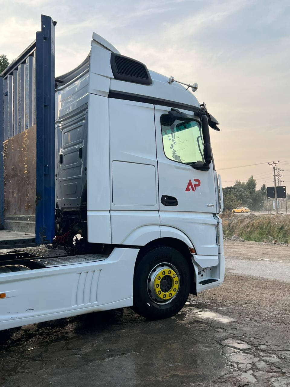 للبيع موديل 2014 حجم 51 فول عادي 
***********
