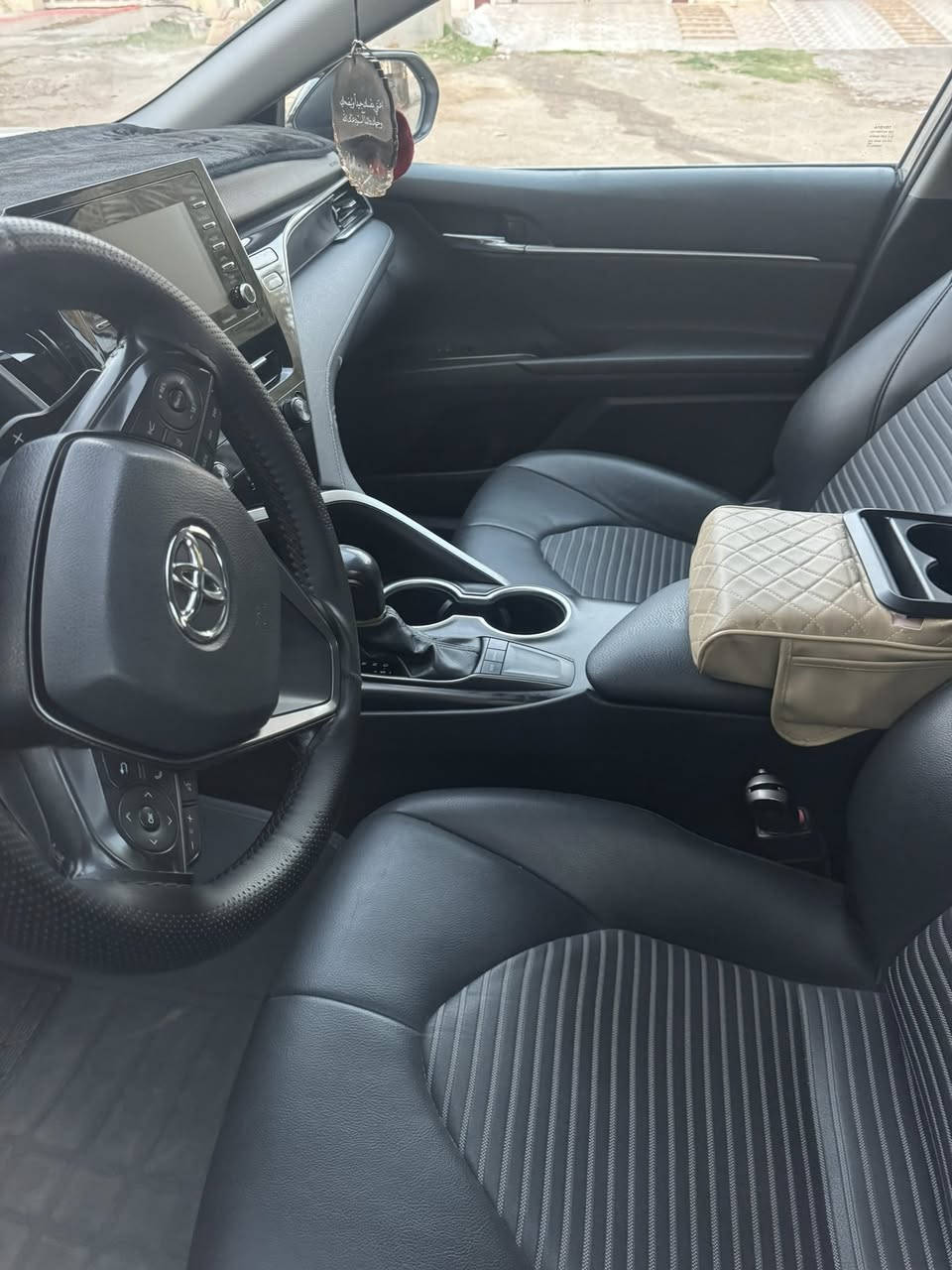 السلام عليكم كامري للبيع موديل 2022 رقم صلاح الدين صاحبه
الشرعي بتكريت واني من تكريت السياره طبت للعراق كلين ماعده

 دعاميه فقط وبل عراق صار بيه بارد كد شبر بجاملغ الخلفي سياره

 ماشيه 97 mil الفئه se مواصفات فول  أس بلاص ماعده الفتحه

 تشغيل عن بعد انتو تعرفون موصفاته الكامري
 
شرط كير مكينه حداديه مكفوله من كلشي 

السعر 210 /الرقم ***********/***********
