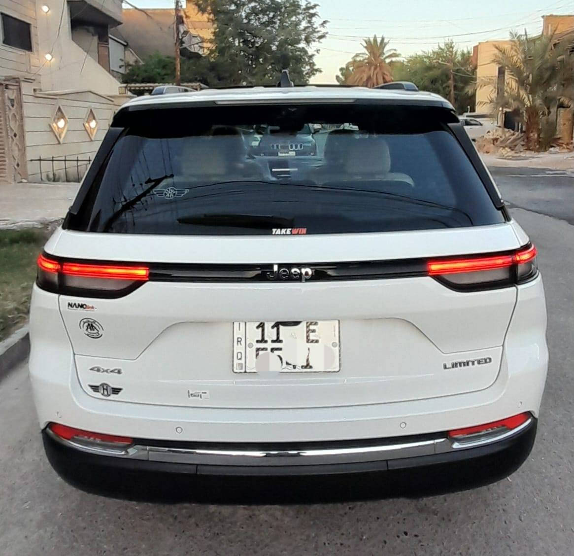 السلام عليكم جيب كراند شيروكي فئة لمتد بلاص موديل 2024 خليجيه رقم بغداد وكالة هارلم مكفوله من الصبغ والبارد والشخوط ماشيه 24 ألف السيارة مغلفه PPf تغليف كامل موصفات فول واحد ع واحد بنرامه بردات جانبيه تشغيل عن بعد خمس كامرات رادارات امامية وخلفية وجوانب 5 راكب رقم الهاتف ***********
