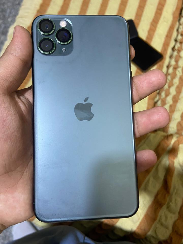 ايفون ١١برو ماكس مكفول كفاله عامه مامفتوح على وضع الشركه الجهاز بعده نضيف كلش وحلو لون زيتوني للستفسار واتساب فقط *********** رقم غير شغال واتساب فقط
