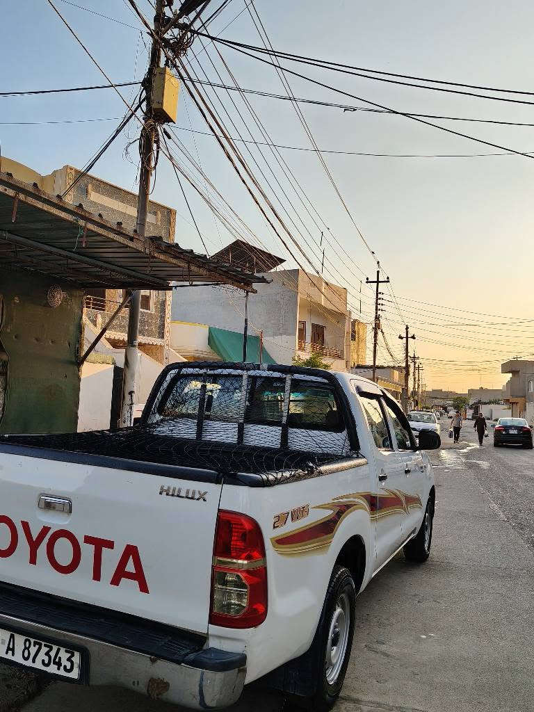 تۆیۆتا مەرزیە بۆ فرۆشتن سەنەوی بەسەر جووە سیستەمی غاز و بەنزینە مەکینەی بەس قەپاغی کراوەتەوە بەس بۆ لاستیق گۆرین  سبوغ هیجی نیە  بەس لایتی پشتەوەی کارتێکی هەیە  مەسروف هیجی نیە لە هەولێرم ئەوەی ویستی تەلەفۆن بکات ***********
جوابی جات نادەمەوە أربيل, العراق
