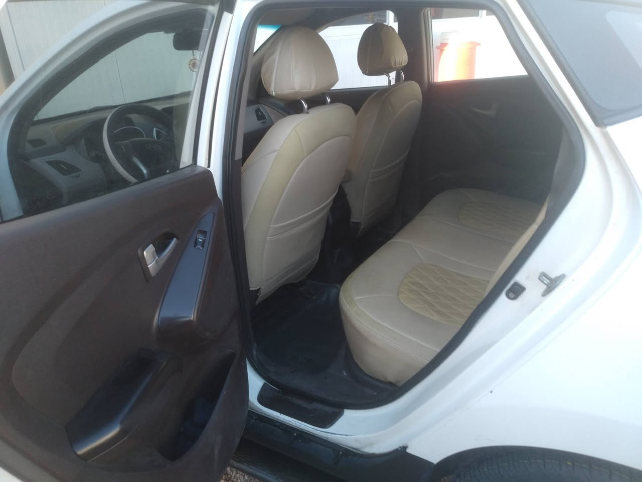 توسان 2012 رقم شمالي جديد  سنويه الى2030 محرك 2400 سياره صبغ احزام بدون ضرر بدون شواصي عده بس قبغ جنطه سياره جاهزه من كل النواحي السعر 110 مجال قليل موبيل ***********
