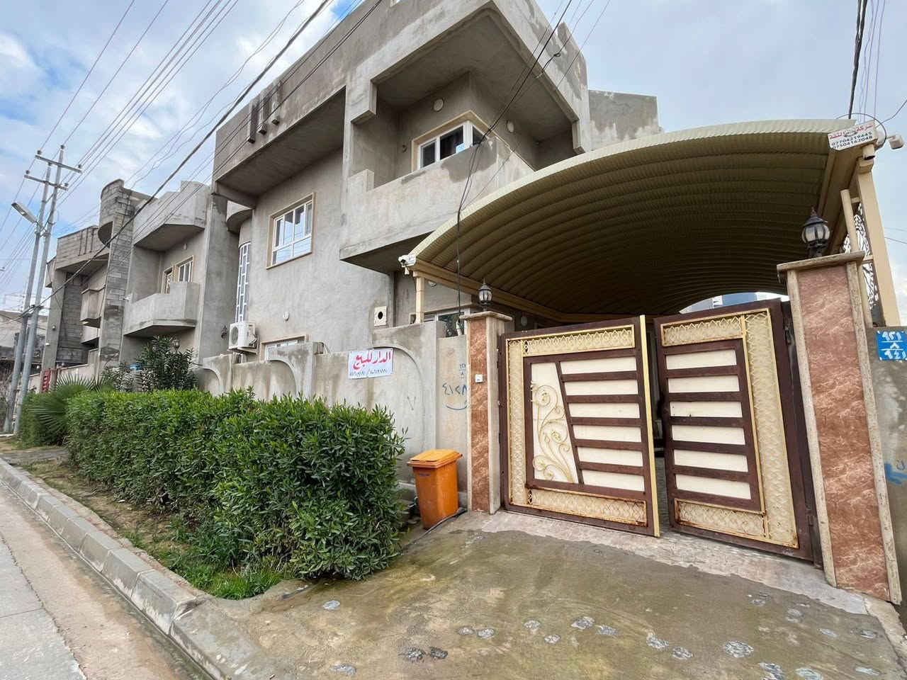 دار للبيع في حي الفلاح الثانية
#مساحة البيت 220 متر ركن 

#البناء 2020

#الواجهة 11*20

#سند طابو الزهور 

للتواصل  مع هذه الأرقام 

***********

***********
