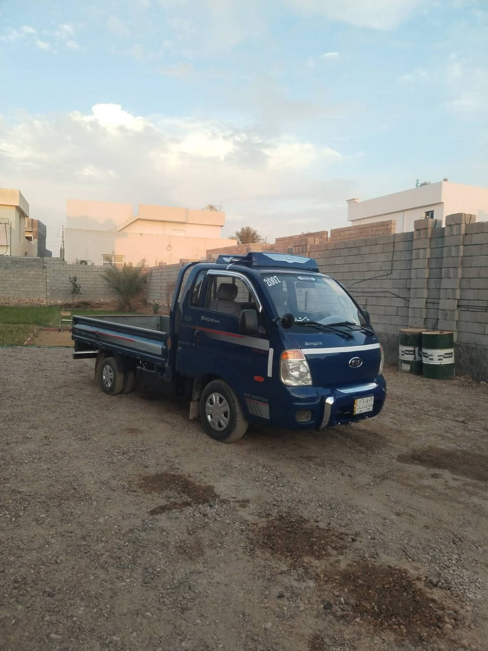 كيه موديل ٢٠٠٧ رقم بغداد مشروع وطني تحويل ثاني يوم محرك ٣٠٠٠ بلادي قبق ابيض بي تبخير بدون تنقيص شاصي ورقم شاصي كفاله صبغ مكانات أثر جراد تخم تاير جديد دوشمه جديده السعر ٨٥ وبيها مجال قليل ***********مكاني الرمادي جويبه *********** النساف
