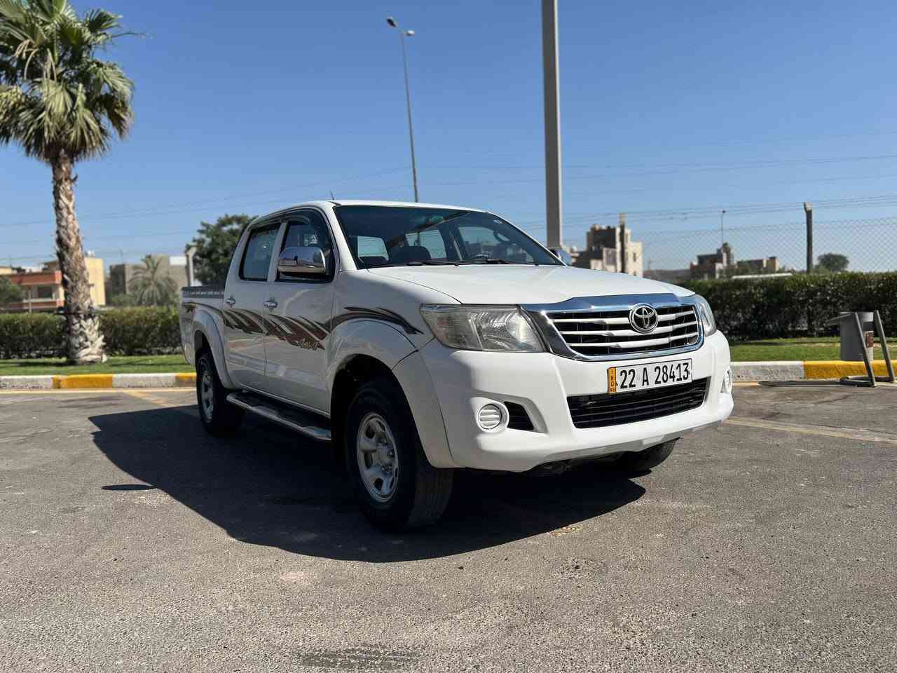هايلوكس ٢٠١٢ كير عادي مكفوله من الصبغ  ما بيها 
19000$ 
***********
