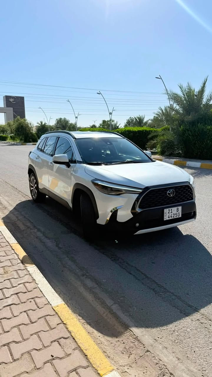 السلام عليكم .. فقط بيع
تويوتا كورلا كروس فئة XLE فول مواصفات للأخير :

✅ ضرر بابين صبغ باب السايق والي وراه صورة الضرر بالمنشور 

✅موديل 2022 ماشيه 33km الف قابل للزياده  رقم سليمانيه الجديد 

✅مقاعد جلد كهربائي  لون اسود بلادي من الشركة 

✅عداد الكتروني وشاشة كبيرة حديثة وجنطة كهرباء

:✅ محرك 2000 سي سي – 4 سلندر بانزين  

✅ مصابيح أمامية LED

✅ دخول وتشغيل بصمة

✅ إشارات على المرايا الجانبية

✅ تحكم كهربائي كامل بالنوافذ والمرايا الجانبية 

✅ تبريد أمامي وخلفي

✅ فتحة سقف (سلايد) 

✅ نظام مراقبة ضغط الإطارات TPMS

✅ نظام رادار أمامي ومثبت سرعة

✅ أنظمة سلامة متقدمة ؛ نظام تحذير التصادم الأمامي• نظام التوقف التلقائي• نظام تحذير الخروج من المسار• نظام البقاء داخل المسار .. وباقي مواصفات الكروس المعروفة 

السعر 195 بيها مجال

للاستفسار  على الرقم : 
***********
