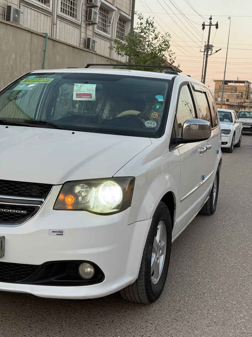 دوج كرفان موديل ٢٠١١
واردكندي كفاله عامه وصار ييها قبق جنطه صبغ فقط
فول مواصفات كشن كهرباء جام كهرباء ابواب كهرباء 
تبريد ثلاثه قطع  تحكمات ستيران 
كشنات سياحي vip دوخل لونين كشنات بلع كامره شاشه
السياره جاهزه من كل النواحي رقم مميز حلو
رقم سنويه جداد تحول ثاني يوم يمي 
العنوان بصره ***********
السعر ١٢٨ وبيها مجال قليل
