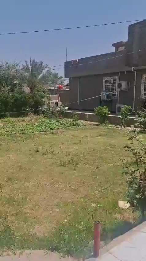 بيت للبيع
مساحه 1000متر
بيت طابقين البناء طابوك حديث مع حديقة
طابو سند 25 تحويل مباشر بسم المشتري
كل خدمات متوفره
 بالمنطقه 
مدارس  مستوصف
1_مدرسه ابراهيم الخليل الابتدائيه
2_مدرسه متوسطة الوصي
3_مدرسة ثانوية لبابه
شارع 8 متر
وكهرباء 
ماء اساله موجود الثلاثه صوندات بي
الاستفسار واتصال على الأرقام التالية *********** اسيا
*********** فاتوره
