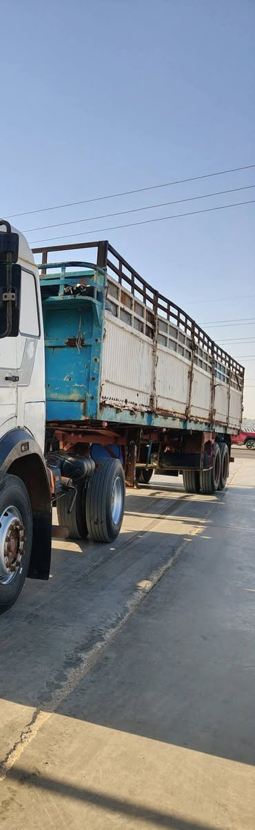 عربانه للبيع بلوم دنكيرين شريط حدادي جديد دناكير 14مربع تخم تاير الطول 12/45 بلادي الرتفاع 170 كهرباء بريك جاهزة ثلاجه مطبخ تانكي ماء قاعده سبيرات جاهزة للعمل  السعر 70وبيه مجال رجان رجان بدون تعليقات سلبيه تره تسمع حجي يزعل ول مو شراي لا يتصل ويتعبنه ***********
