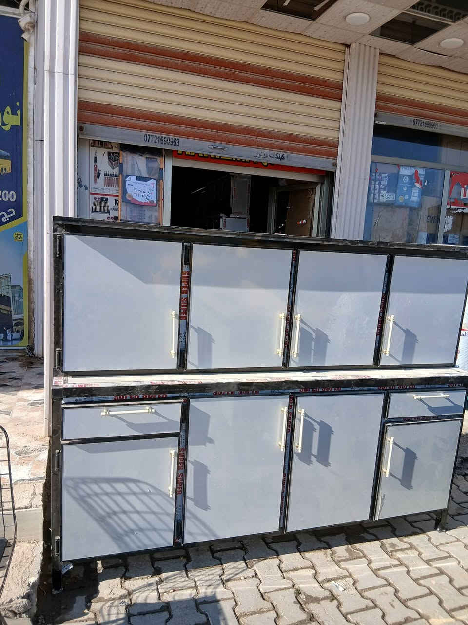 السلام عليكم 
كاونترات مترين ومتر ونص سنك متر ٣٠ مرمر جديد مكان بعقوبه شارع تحرير بهرز مجاور قاعات بيانو مقابيل مستشفى الحياه استفسار *********** يوجد خدمه توصيل
