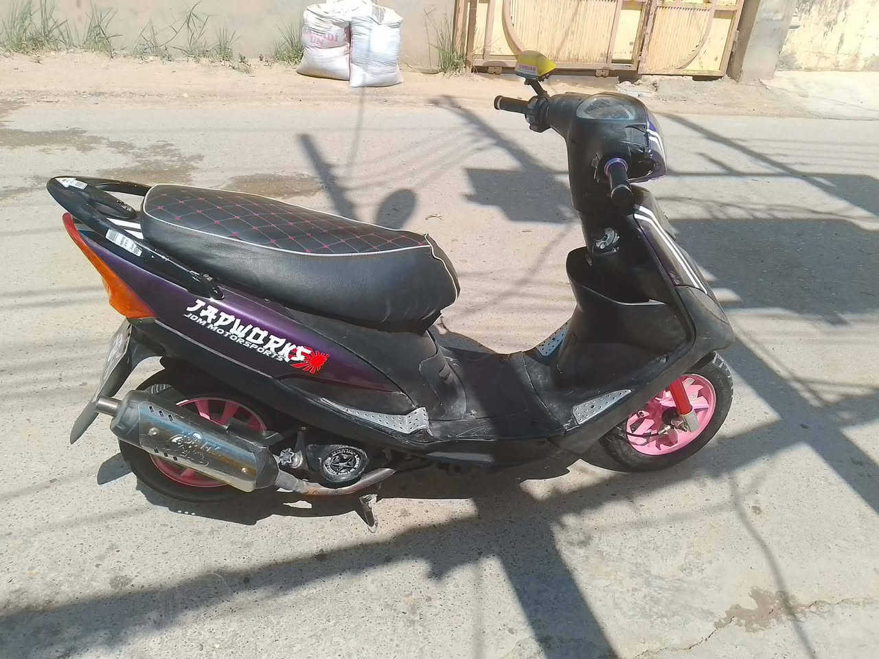 للبيع عدله بوشه 49 مكينه خرسه كهربائيات كله شغاله دشبول كيلو متر شغال كيج بانزين شغال بيهة. تزويد سلف 55 وياله رياضي دبلات رياضي صالنصه رياضي قطره رياضي  بكلايت 4 ولفات سعر 525 وبيهة مجال مكاني بعقوبه الشراي يجي خاص او يتصل ***********

