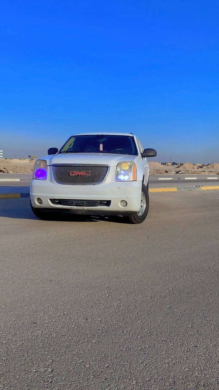 السلام عليكم يوكن طويل ٢٠١١ سيارة جديدة بلكارتون بدون كصه تخم تاير جديد حدادية تبريد كير مكينة اكسل كله توب مستعجل ع البيع مكاني بصرة
السعر ٤٨ وبيها مجال 
للاستفسار
***********
