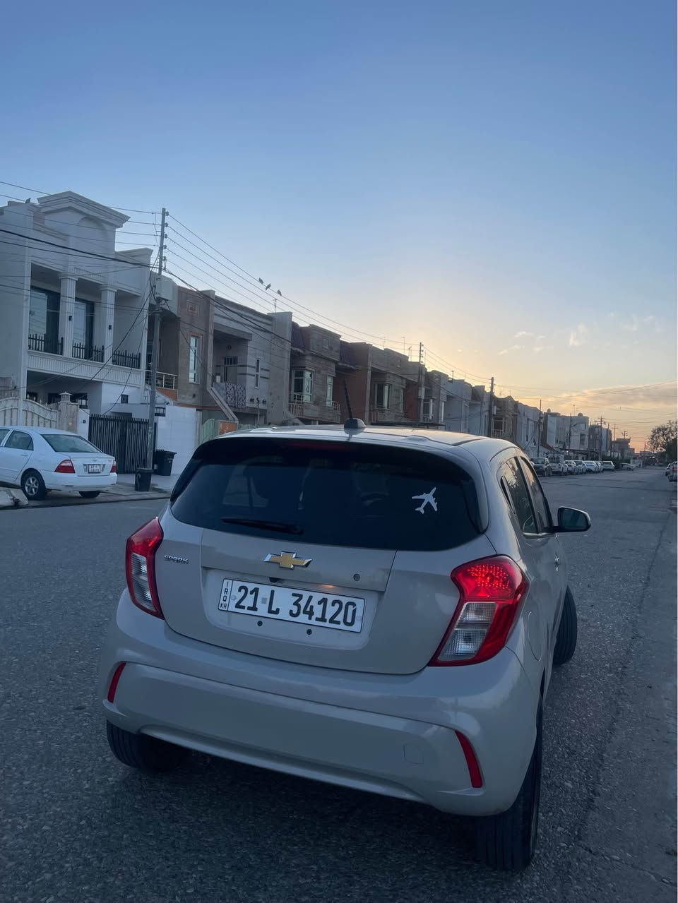 بۆ فرۆشتن 
مۆدێل ٢٠٢١ شاشە کامیرە 
گێر و مەکینە بە شەرت 
هەزە و بەڕاد نوێیە
سەنەوی ٢٠٢٨ بەسەر دەچێت
٣ پارچە و نیوی هەیە
بێمەسروفە و بەنزینی کەم دەخوات 
چوار تایە نوێی لەسەرە 
بۆ نرخ نامە بنێرن 
*********** أربيل, العراق
