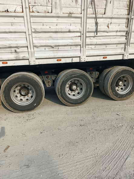 عربانه الطول ١٢٫٧٠ اربع دناكير ١٤ صيني ارتفاع ١٩٠ شاصي ١٦ / ***********
