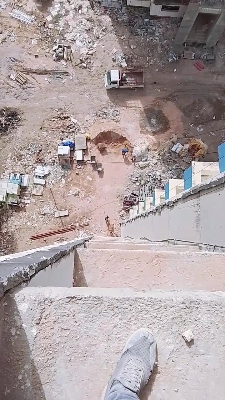 ونج بانزين تصعيد مواد مكاني بغداد *********** تصعيد مواد بلوك ترمستون  جص شتايكر كاشي  رمل طابوق سيراميك ماده كافه المواد
