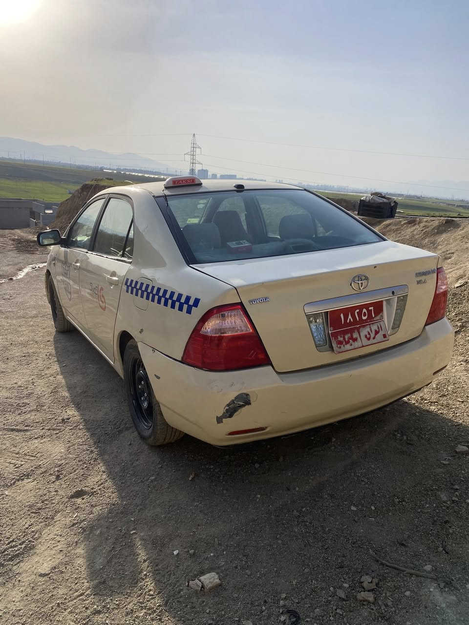 تەکسی کرۆلا
مۆدیل ٢٠٠٦
سەنەوی تازەیە تا مانگی ٥ی ٢٠٢٧
دەعمی نییە تەنها پۆڵیش و قەڵەمکارییەکی پێویستە 
تایە و پاتری تازەیە
گێڕ و مەکینەی بەشەرتی ١٠ فیتەر،مەکینەی لۆکی لەسەرە بە خۆم گۆڕیومە و بەشەرتی ئەوە ئەیفرۆشم ٧هەزار لەسەری بڕۆیت ڕۆن کەم نەکات، نزئکی ٢ ساڵە لای خۆمە و سەیارەی مەعرەز نییە.
ساردی و گەرمی بەشەرت کۆمپرێسەری ئەوروپی دەرەجەیەکم خستۆتە سەری تەنها غازی ئەوێت بە شەرت.
بە شەرتی تەحویل و غەرامە و بڕاوە.
لە سلیمانیم نرخیشی ٩٢ گەڵا و معامەلەیەکی برایانەیە.
***********
