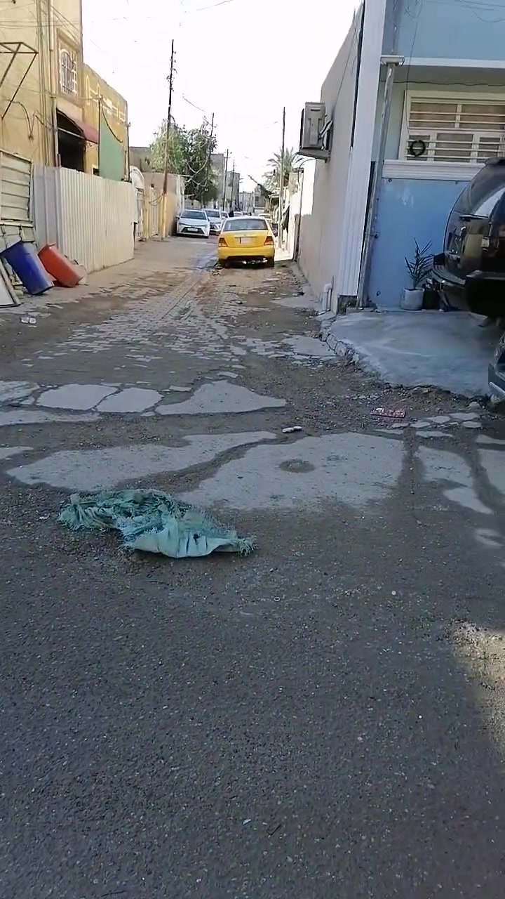 سلام عليكم بيت للبيع ٨٠ متر شرطه رابعه يم السوك شارع البالات يم اسواق حجي عادل شارع مقرنص غرفه وصاله ومطبخ وخدمات وهول وطرمه صطحين بيت مرتب ارضيه جدران سكف محدث ثاني بيت بالشارع صف الركن بسعر مناسب البيت مؤجر حاليا تريد تكعد بيه تريده استثمار
***********
