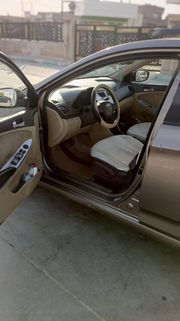 سلام عليكم اكسنت موديل 2013خليجي بيه باب جاملغ تبديل رشات صبغ بسيطه محرك 1600غطرتين توه مشدود  كير ومحرك مكفول تخم تاير كهربائيات حداده جاهزه  بسمي رقم دولي مكاني شطره سعر 78بيه مجال  ***********
