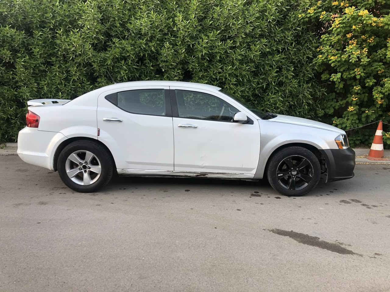 اقره لمنشور زين قبل لتتصل 
اسلام عليكم من رخصة لأدمن عندي دوج افنجر موديل ٢٠١٢ لون ابيض رقم بغداد لجديد سيارة بسمي لسياره صدر خلفي جديد لامامي ٨٠٪؜ فريز جديد قاعدة فيوزات جديدة دينمو جديد سلف جديد باور جديد قايش جديد رولات جديدة مازدات جديدة داعميه جديدة شباك جديد جاملغ جديد كير جديد جامه اماميه جديده ولمكينه بيها صوت رواجز تتبدل ٢٠٠ الف وعليها غرامات ٣٥٠ الف ابيع على وضعيتها ٧٠ ورقة قفل مابيها اي جمال لسياره صارف عليها اهوي ***********
