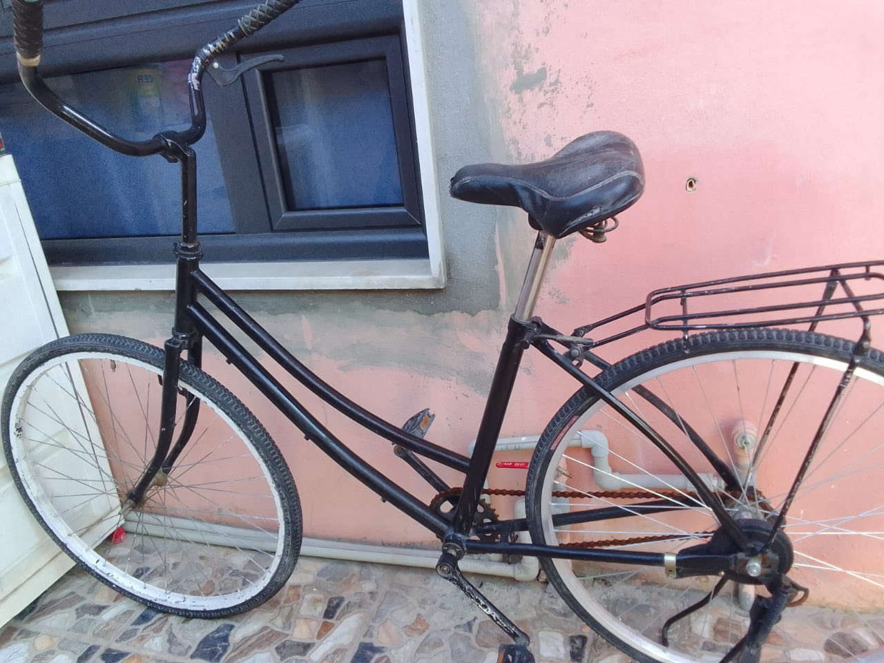 السلام عليكم
للبيع بايسكل￼🚲
ياباني لون اسود
(حجم26)
(دسك جديد)
(بس ايرادله تبديل كشن)
(تبديل ويل اليورة)
(ويل كدام ابلادي اني صابغة)

:الموقع: كركوك  حي العسكري
 
:السعر: 30

 ☎️اتصل واتساب ***********
