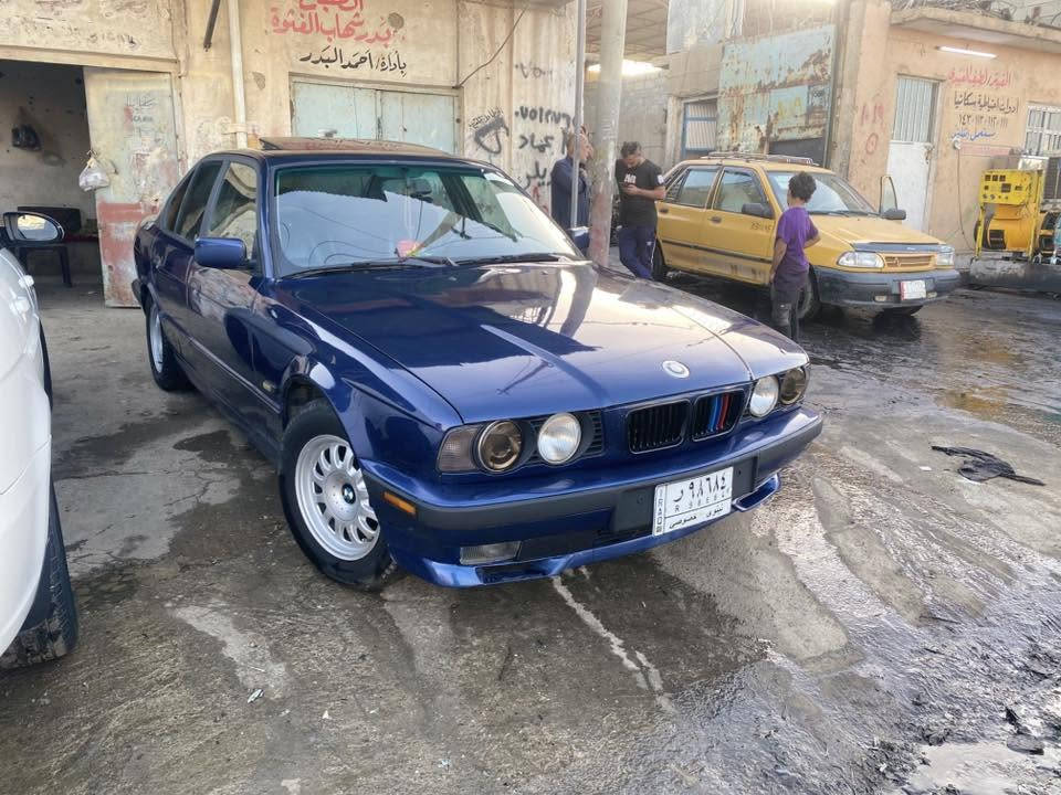 BMW525
موديل93
فول كشنات كهربائي تنته كهربائي 
تبريد ثلج ❄️ تدفه 
محرك دجتل كير شرط 
منضومه زنون ناصي 
لون مميز 
بجم عريض 
رقم نينوى 2029
تحويل ثاني يوم 
رقم موبايل ***********
السعر 79
وكلشي اكو بل سوك
