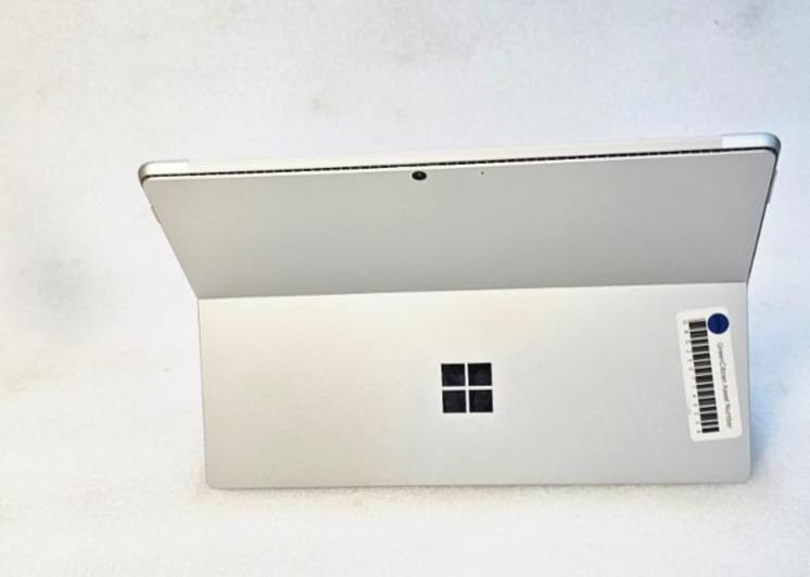 انتبهلي دورات الشحن 4 فقط🔥✨. 
🔥 Surface Pro 8 بحالة ممتازة
 🔥💎

إذا تدور لابتوب عملي، خفيف وسريع بنفس الوقت فهذا هو الاختيار المناسب🔥:

• Surface Pro 8
• معالج Core i5✨ الجيل 11
• RAM 8GB•💎
🔥 SSD 512GB• أداء سريع
 ومشحون فقط 4 شحنات 🔴🔥..

مناسب للدراسة والشغل والتصفح•
 تصميم أنيق و خفيف ✅
وبسعر مناسب 👌🏻
يرجى المراسله على الخاص او على الرقم 
***********
