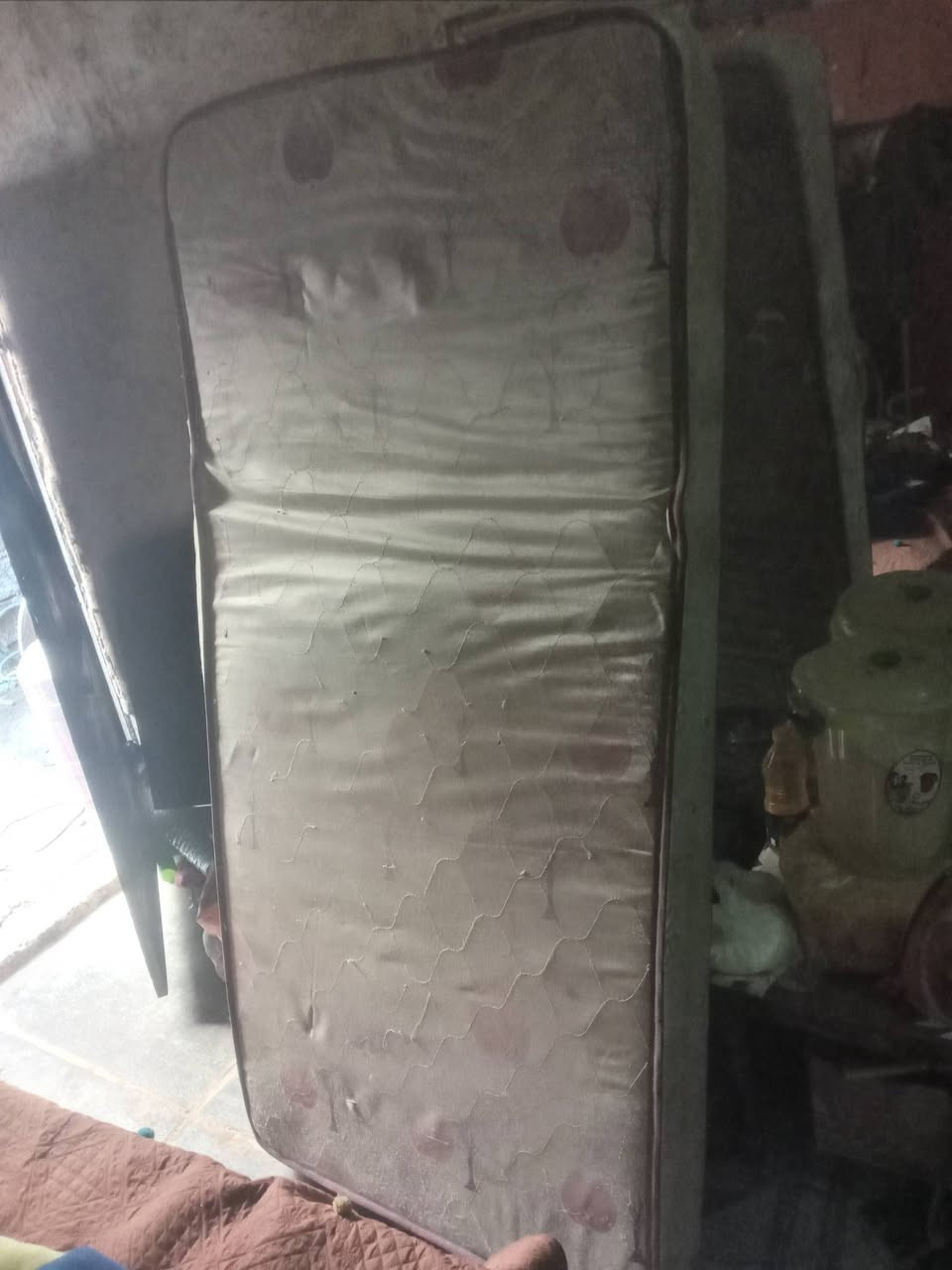 السلام عليكم
للبيع 
نضيفات حيل 
سعر مناسب 
بغداد واتساب 
***********
