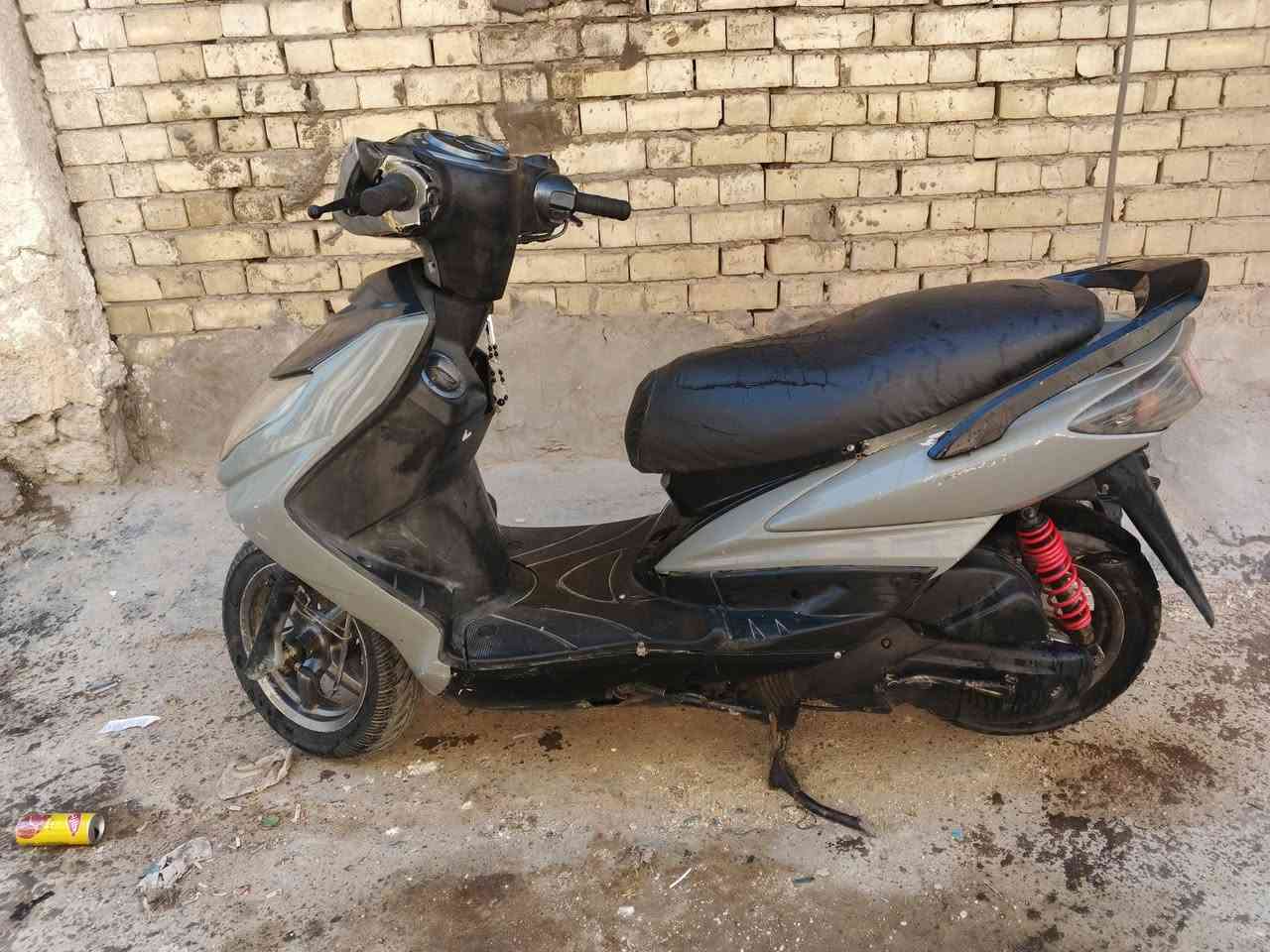 السلام عليكم دراجه سكنس للبيع بغداد مدينه الصدرالسعر 550 رقم التليفون***********
