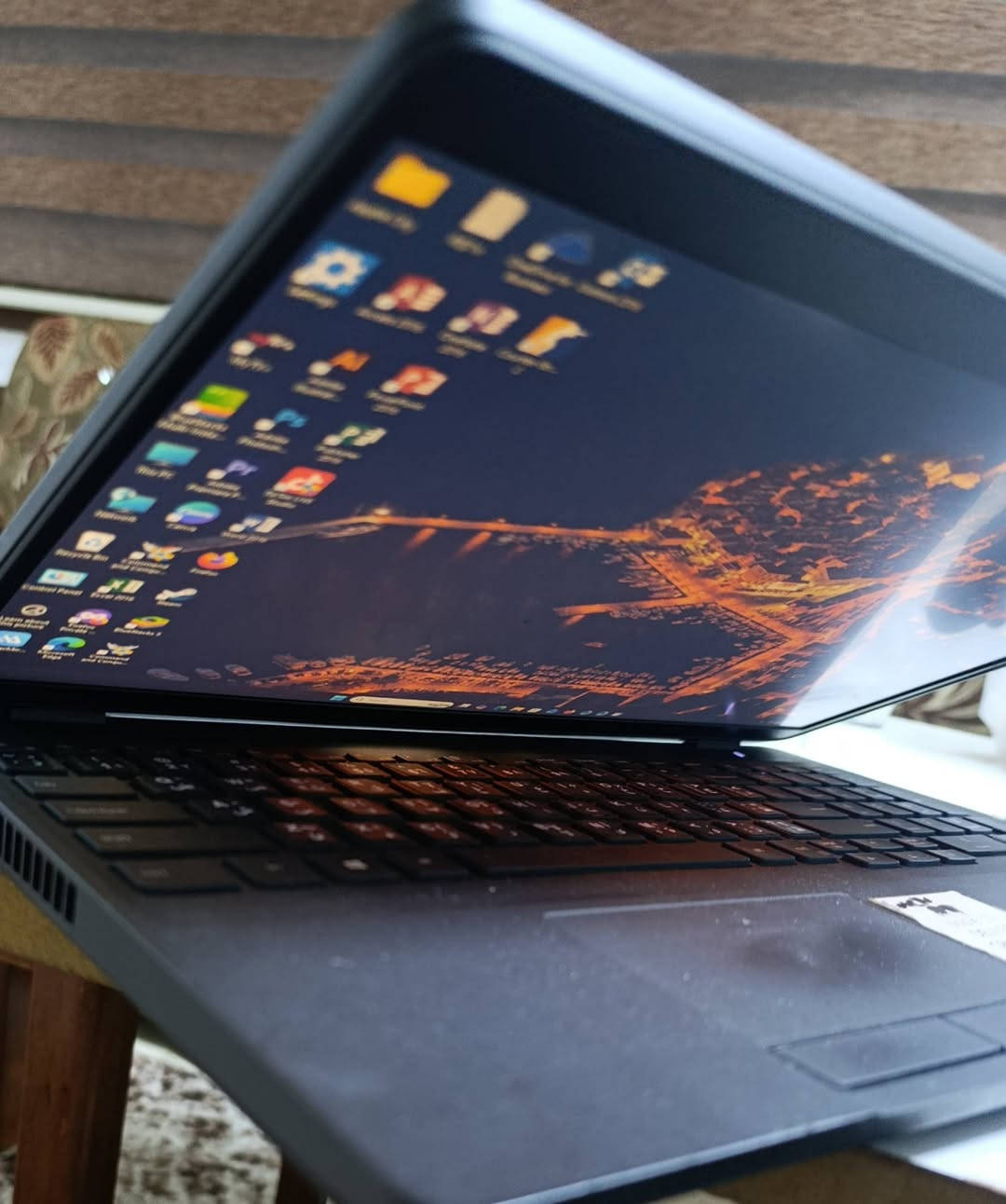 لابتوب DELL للبيع
الجيل التاسع Cor i7 

Ram 16GB

ذاكرة 512 

15,16 INCH

شاشة لمس 

وباقي الوصفات موجودة بالصورة 

للشاري فقط التواصل على الرقم 

***********
