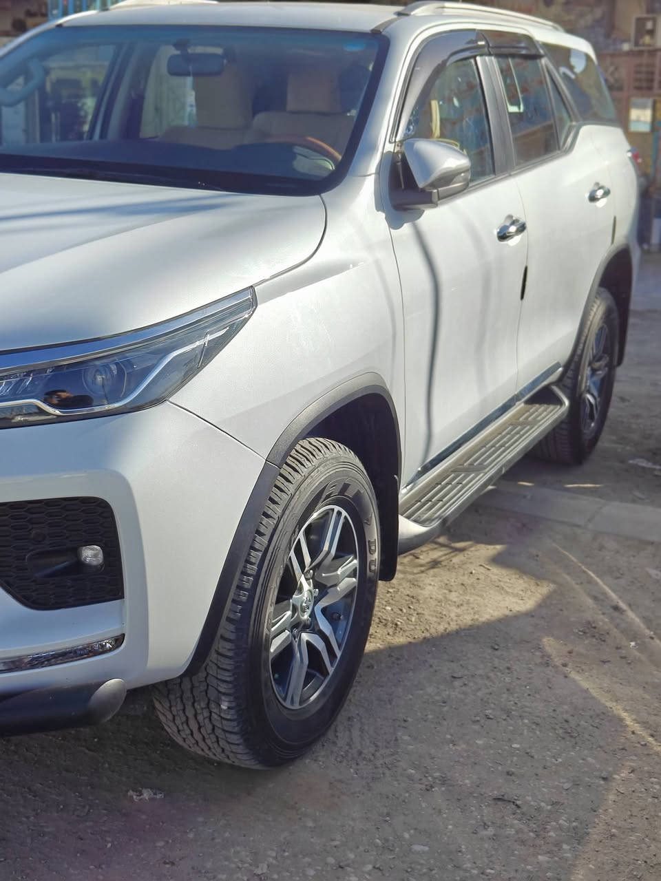 السلام عليكم فورجنل 2024رقم اربيل باسمي مكفول كفاله عامه ماشيه 10الف محرك 4سلندر 2700 بصمه تشغيل فور ويل بصمه ابواب كامره خلفيه 7راكب السعر 335وبيها مجال رقم الهاتف ***********
